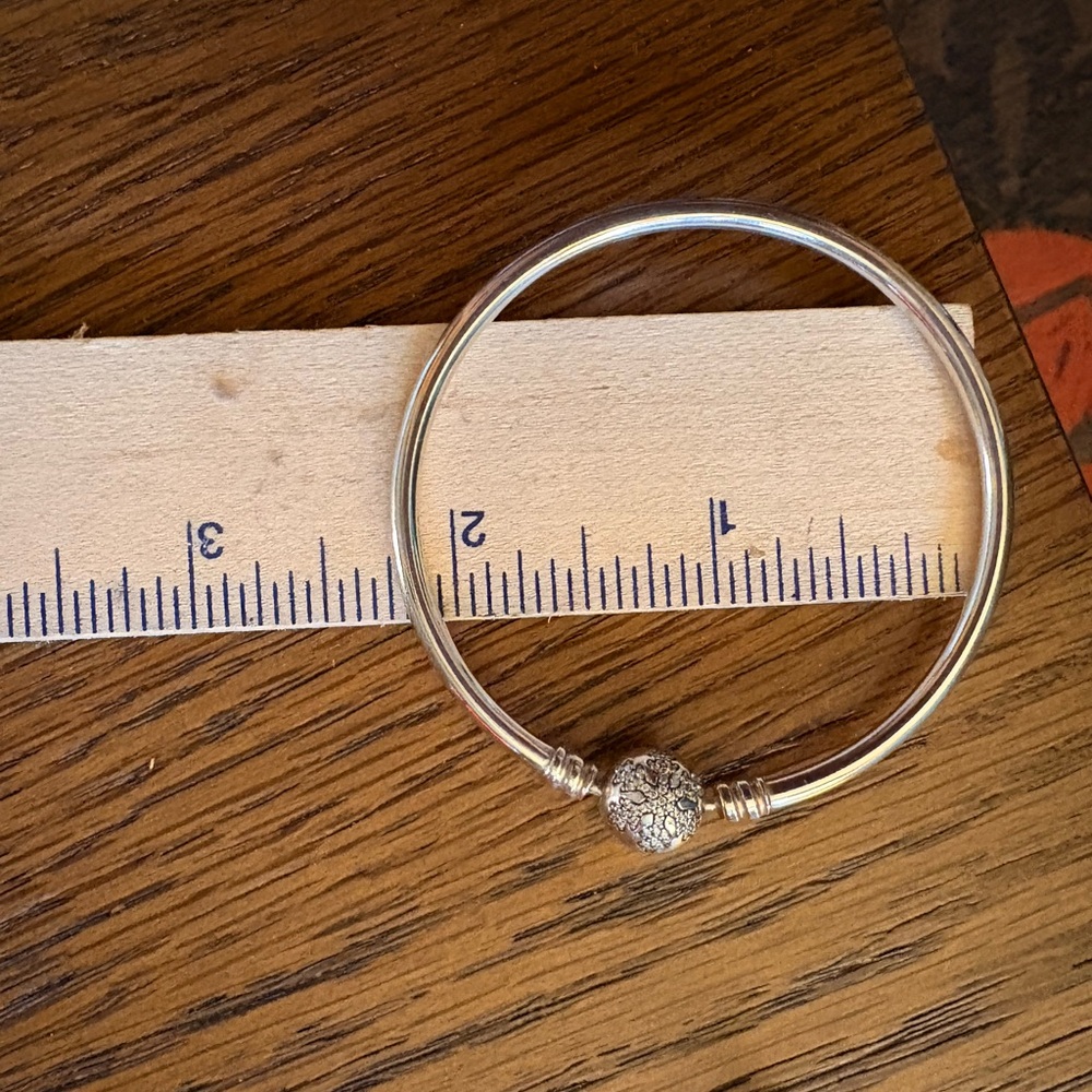Pandora snowflake bangle